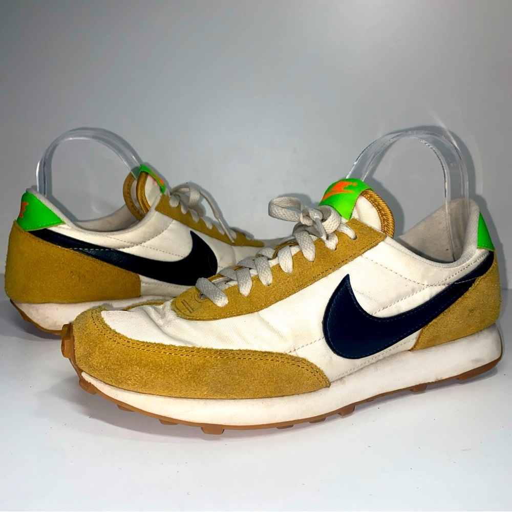 Nike Daybreak Sneakers Wheat Women’s Size 9 Wheat  Phantom/Scream Green/Black
